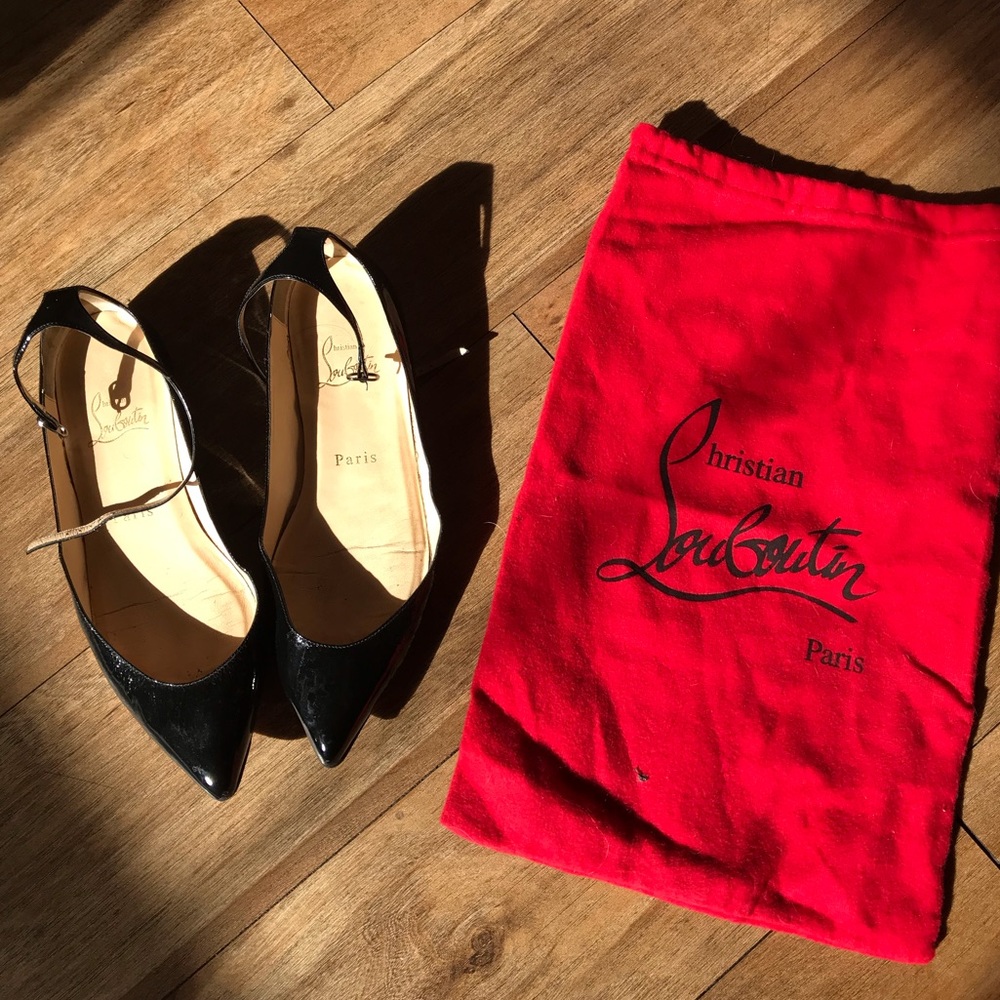 Christian Louboutin pointed flat🌟